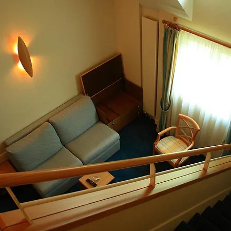 Hotell Domaine De Belesbat 4*